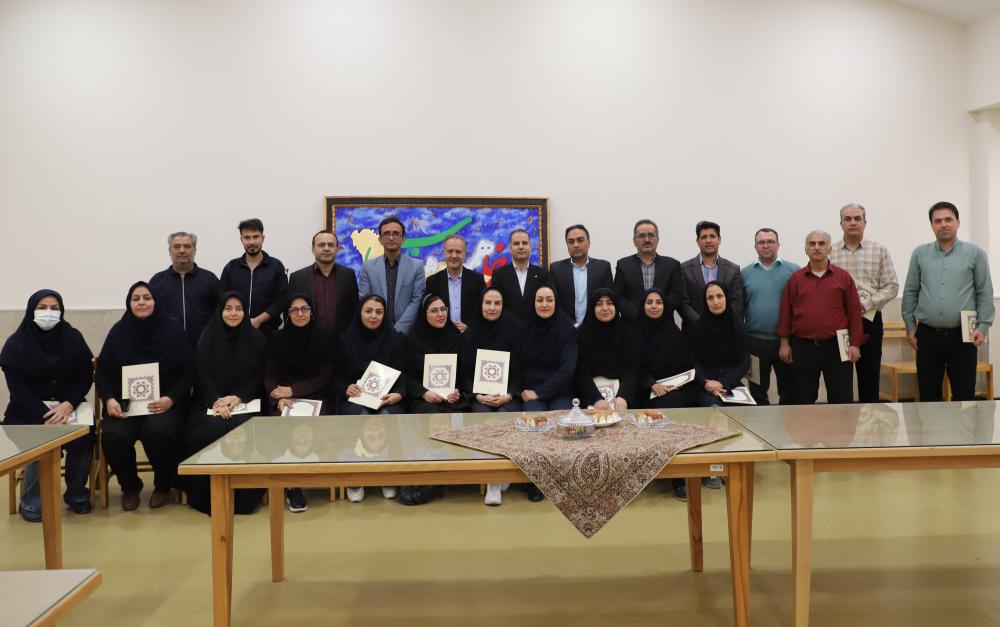 قدردانی رییس دانشگاه از کارکنان کتابخانه مرکزی دانشگاه