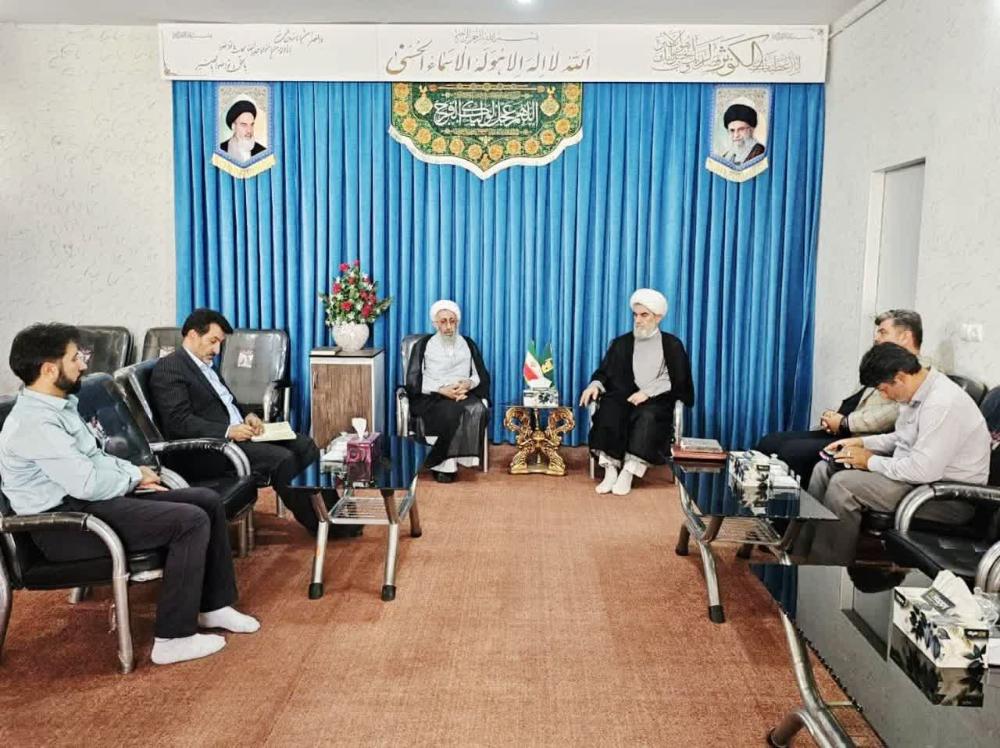 نشست ریاست نهاد مقام معظم رهبری در دانشگاههای استان با امام جمعه و رئیس مرکز آموزش عالی فنی مهندسی بوئین زهرا